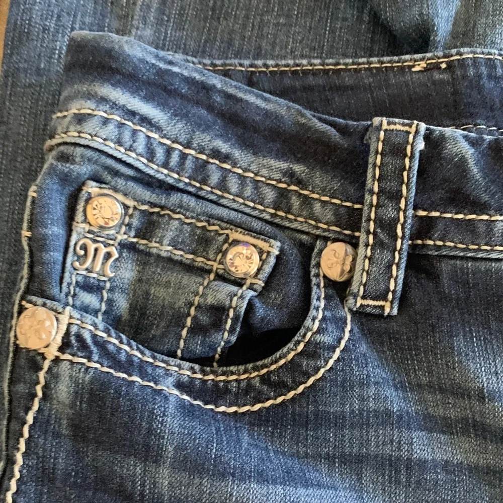Miss Me Angel Wings Jeans with Embroidered Pocket Mid-Rise Curvy Boot Cut Sz 27 - Picture 6 of 9